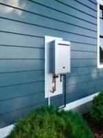 Rinnai RE Series 5.3 GPM 140,000 BTU Outdoor Natural Gas Non-Condensing Tankless Water Heater - RE140EN - Image 3